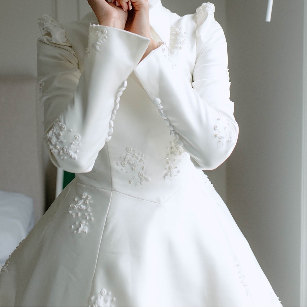 Mikado ivory wedding dress. Elegant, timeless and simple